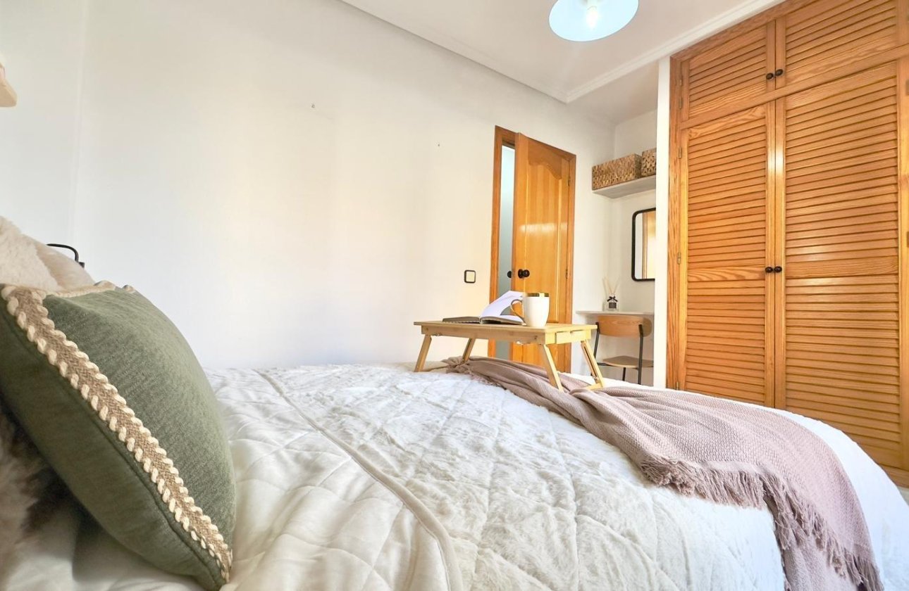 Herverkoop - Appartement -
Torrevieja - Playa del Cura