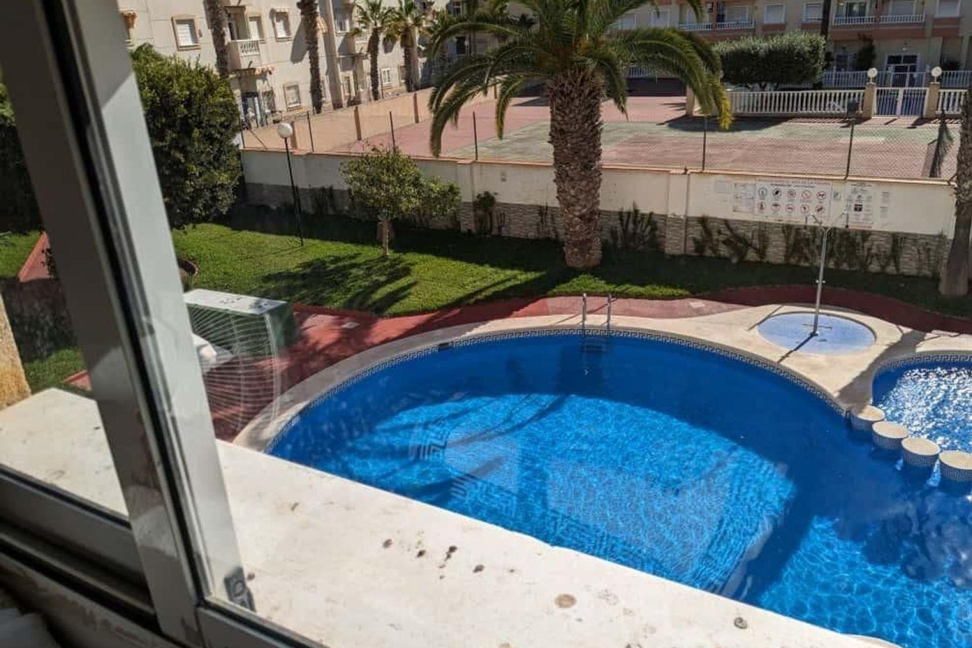 Herverkoop - Appartement -
Torrevieja - Playa del Cura