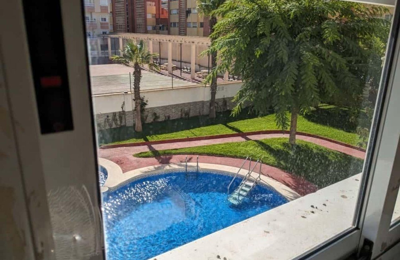 Herverkoop - Appartement -
Torrevieja - Playa del Cura