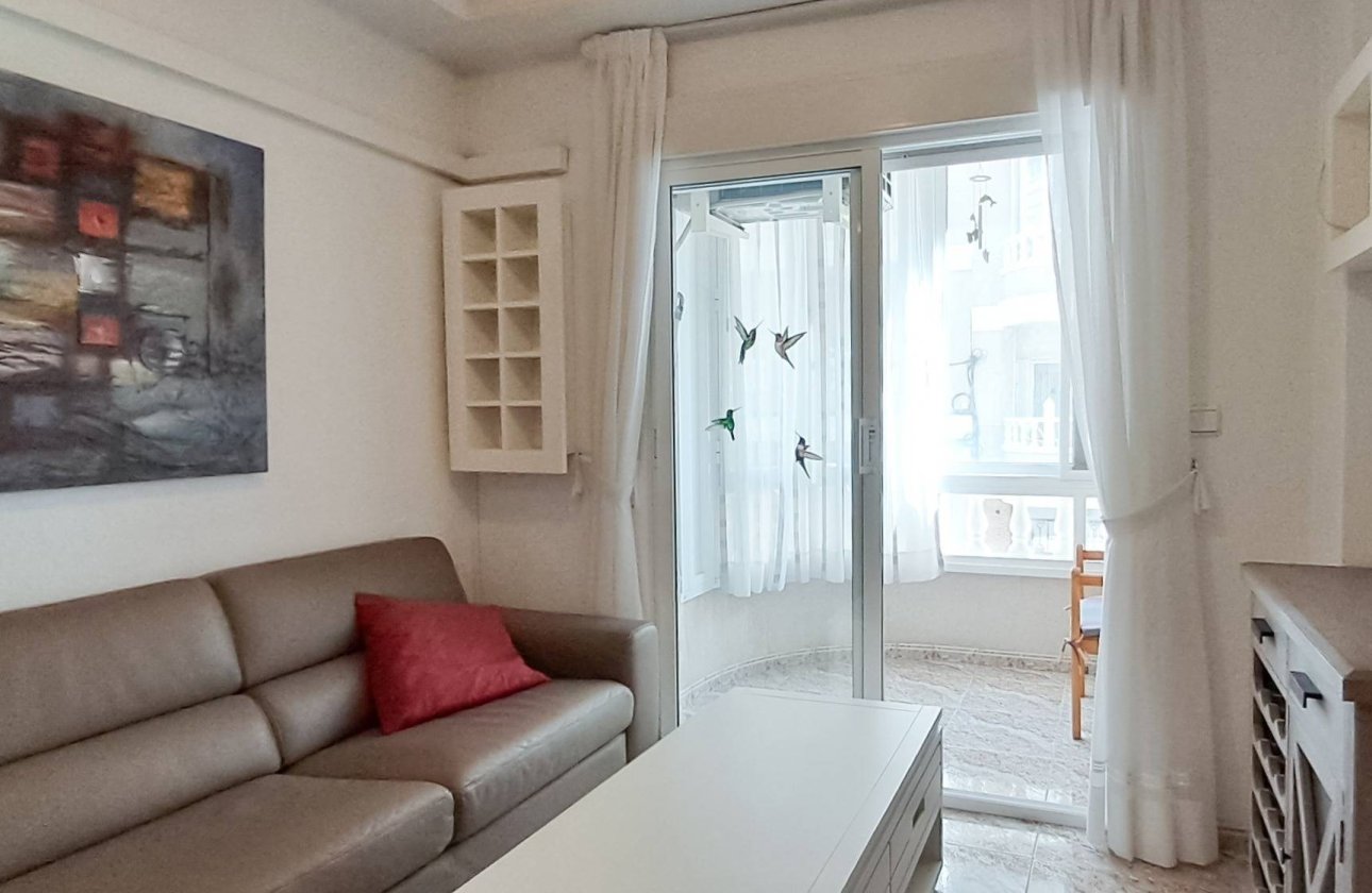 Herverkoop - Appartement -
Torrevieja - Playa del Cura