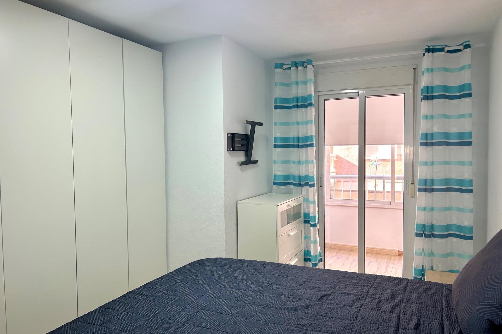 Herverkoop - Appartement -
Torrevieja - Playa del Cura