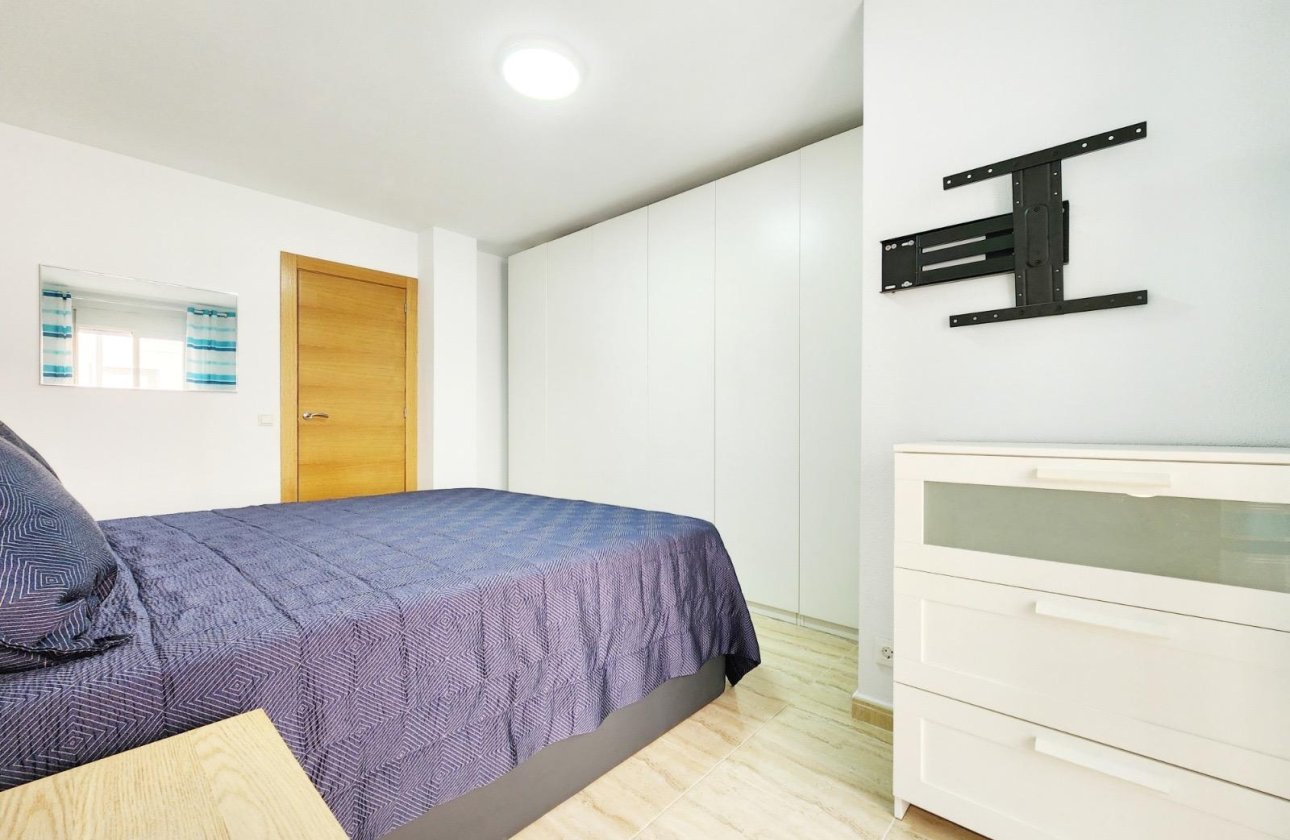 Herverkoop - Appartement -
Torrevieja - Playa del Cura