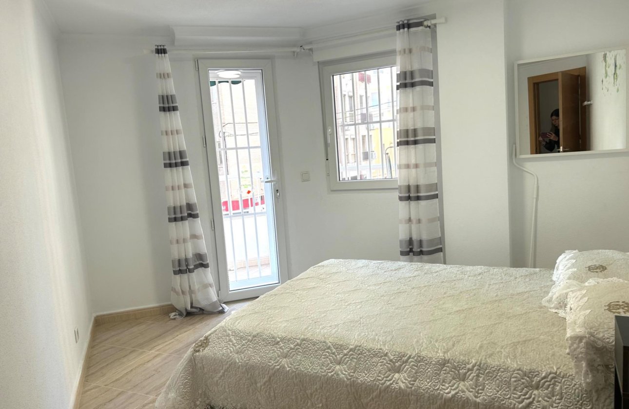 Herverkoop - Appartement -
Torrevieja - Playa del Cura