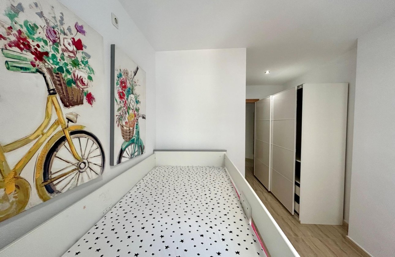 Herverkoop - Appartement -
Torrevieja - Playa del Cura