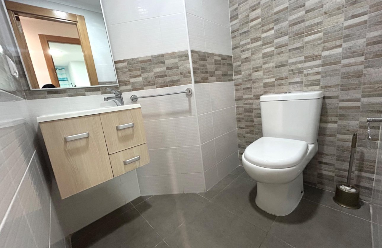 Herverkoop - Appartement -
Torrevieja - Playa del Cura