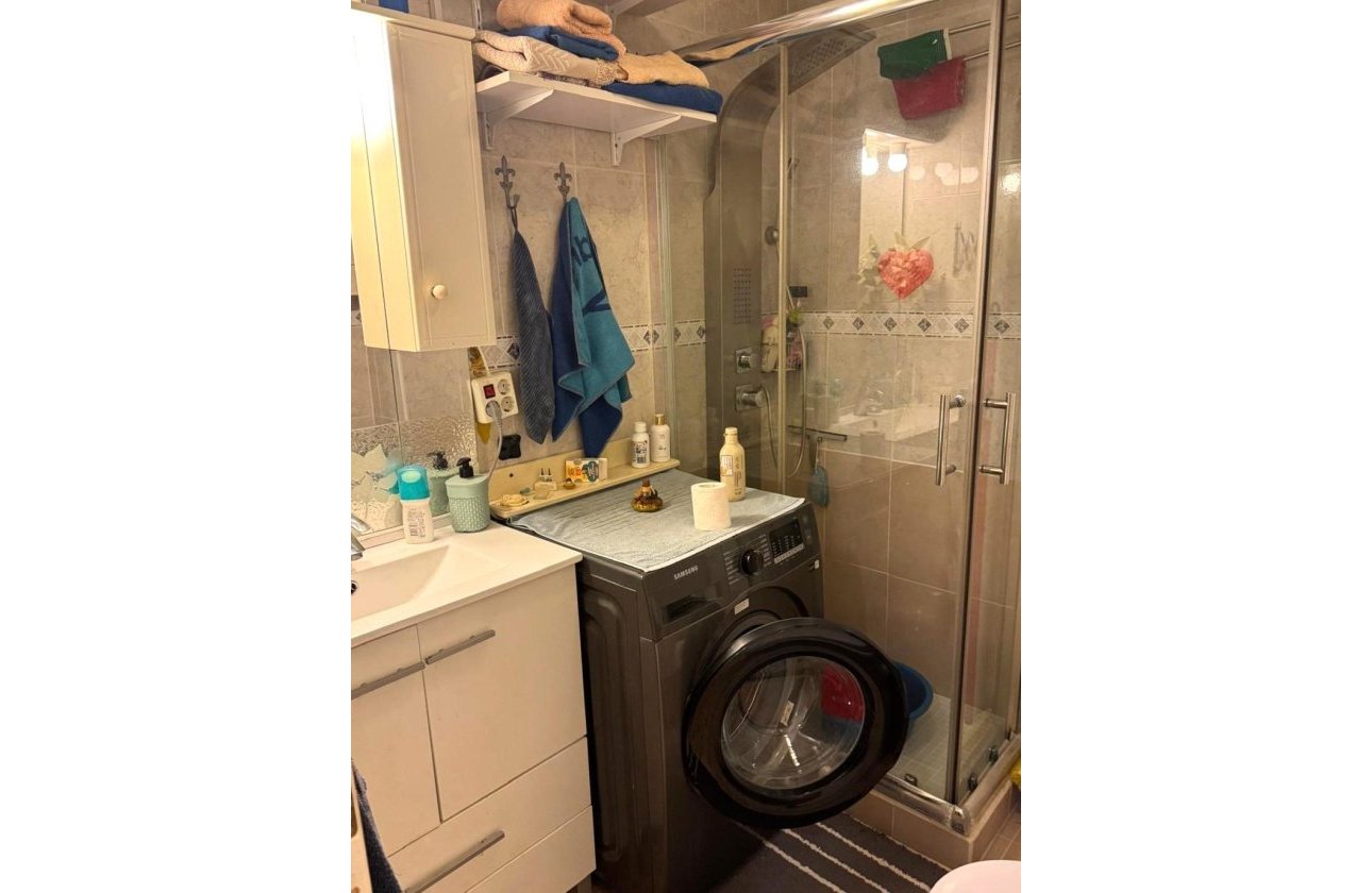 Herverkoop - Appartement -
Torrevieja - Playa del Cura