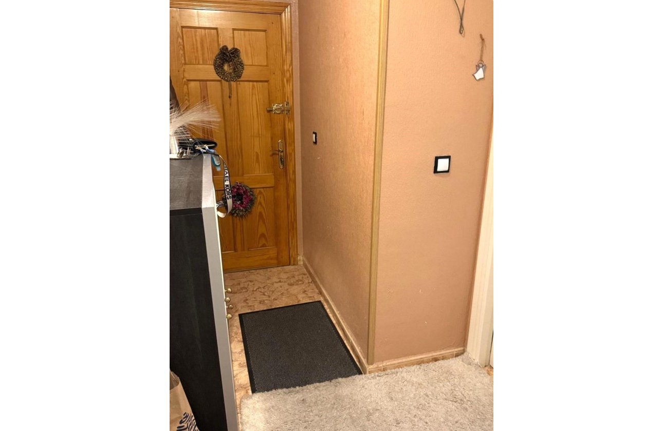 Herverkoop - Appartement -
Torrevieja - Playa del Cura