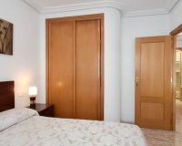 Herverkoop - Appartement -
Torrevieja - Playa del Cura