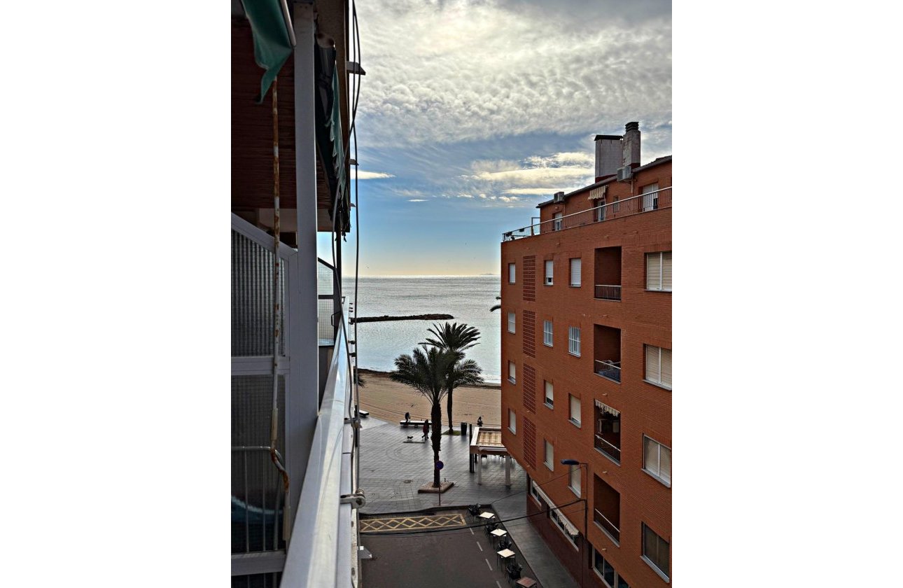 Herverkoop - Appartement -
Torrevieja - Playa del Cura