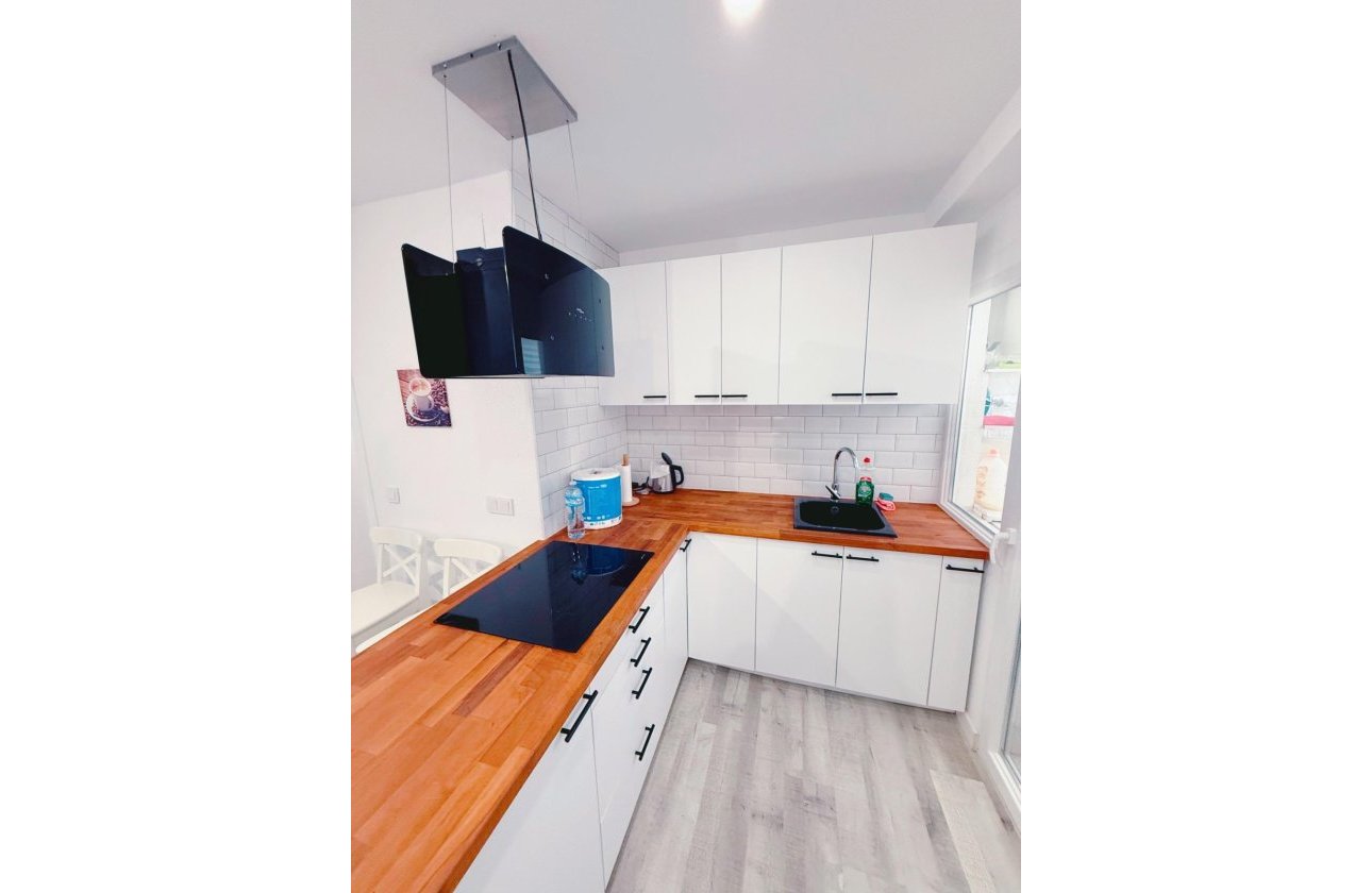 Herverkoop - Appartement -
Torrevieja - Playa del Cura