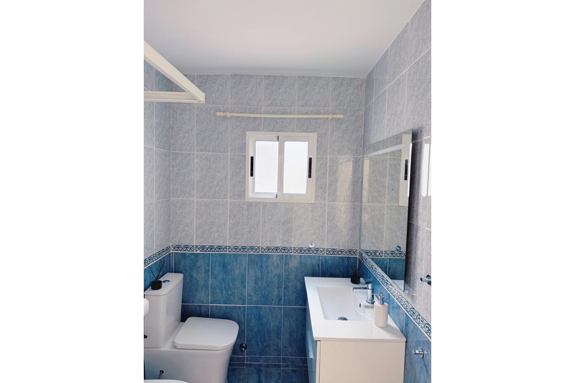 Herverkoop - Appartement -
Torrevieja - Playa del Cura