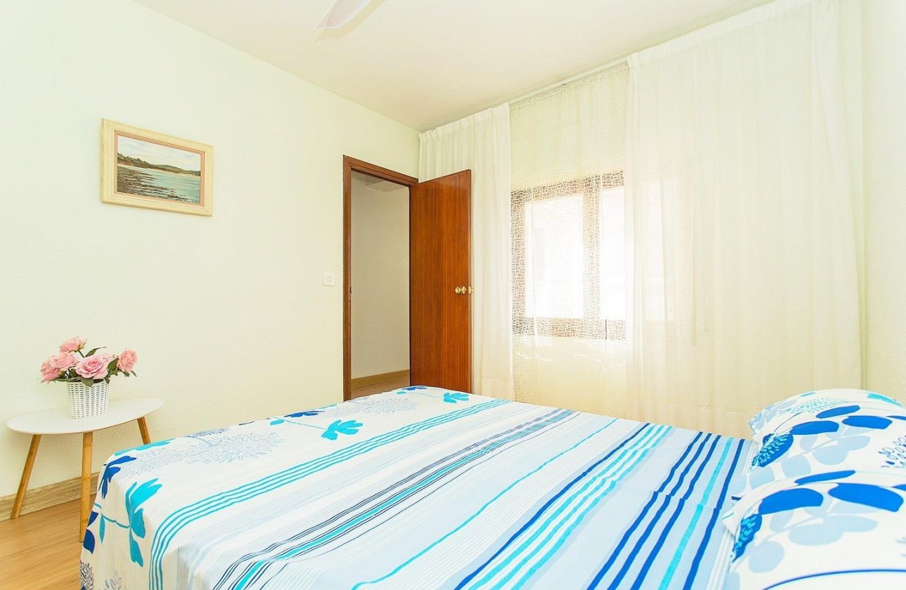 Herverkoop - Appartement -
Torrevieja - Playa del Cura
