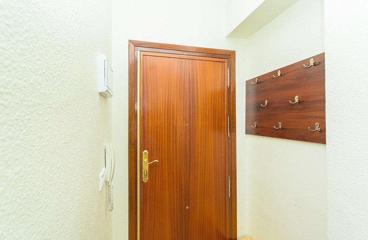 Herverkoop - Appartement -
Torrevieja - Playa del Cura