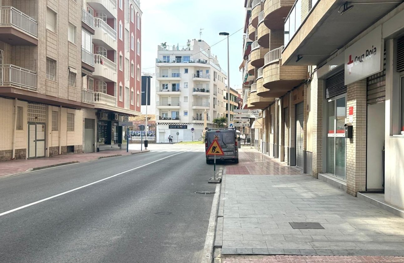 Herverkoop - Appartement -
Torrevieja - Playa del Cura