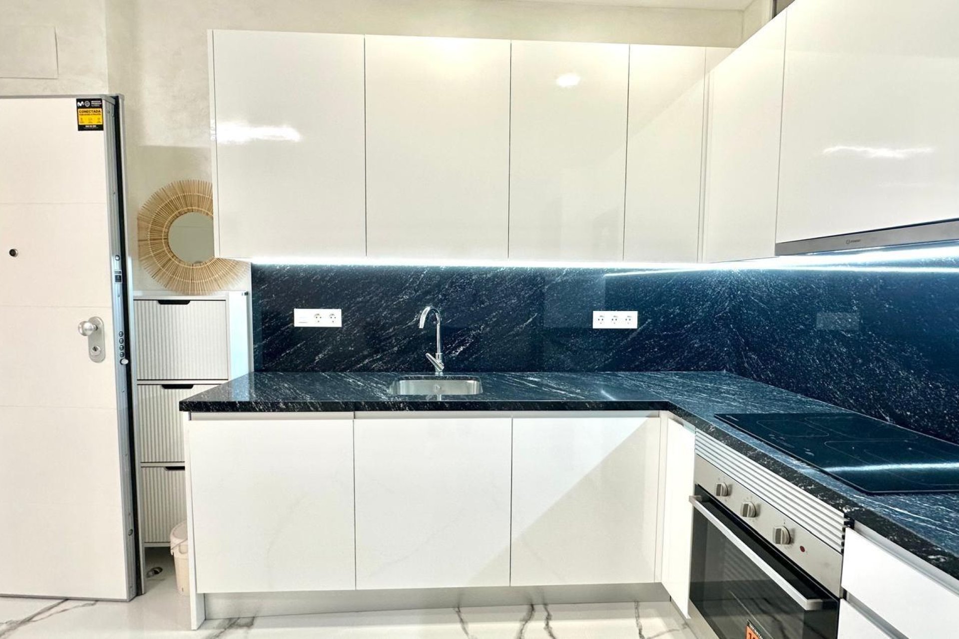 Herverkoop - Appartement -
Torrevieja - Playa del Cura