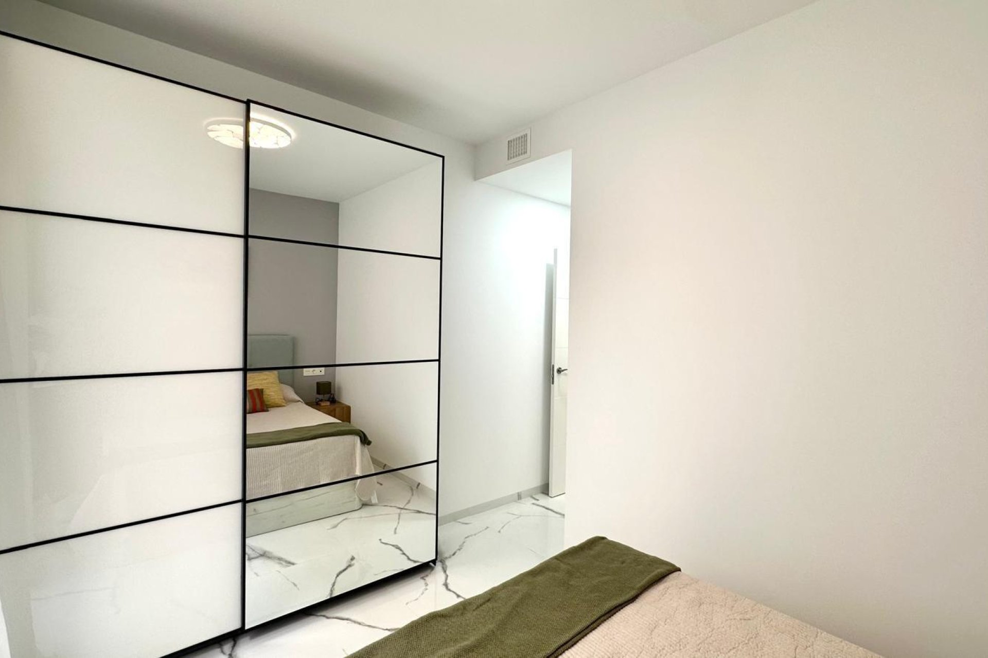 Herverkoop - Appartement -
Torrevieja - Playa del Cura