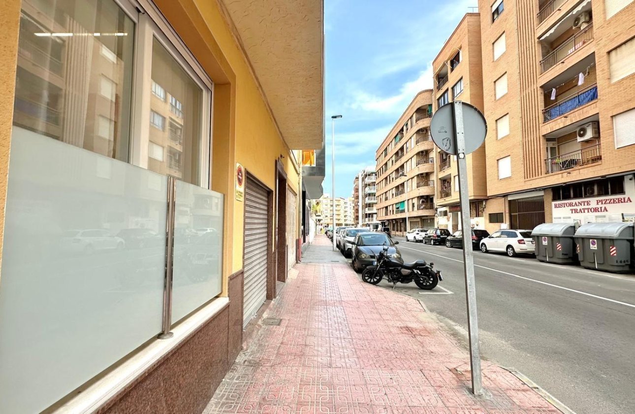 Herverkoop - Appartement -
Torrevieja - Playa del Cura