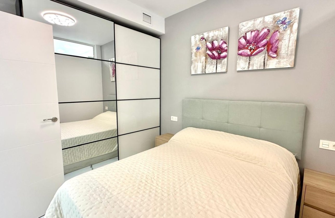 Herverkoop - Appartement -
Torrevieja - Playa del Cura