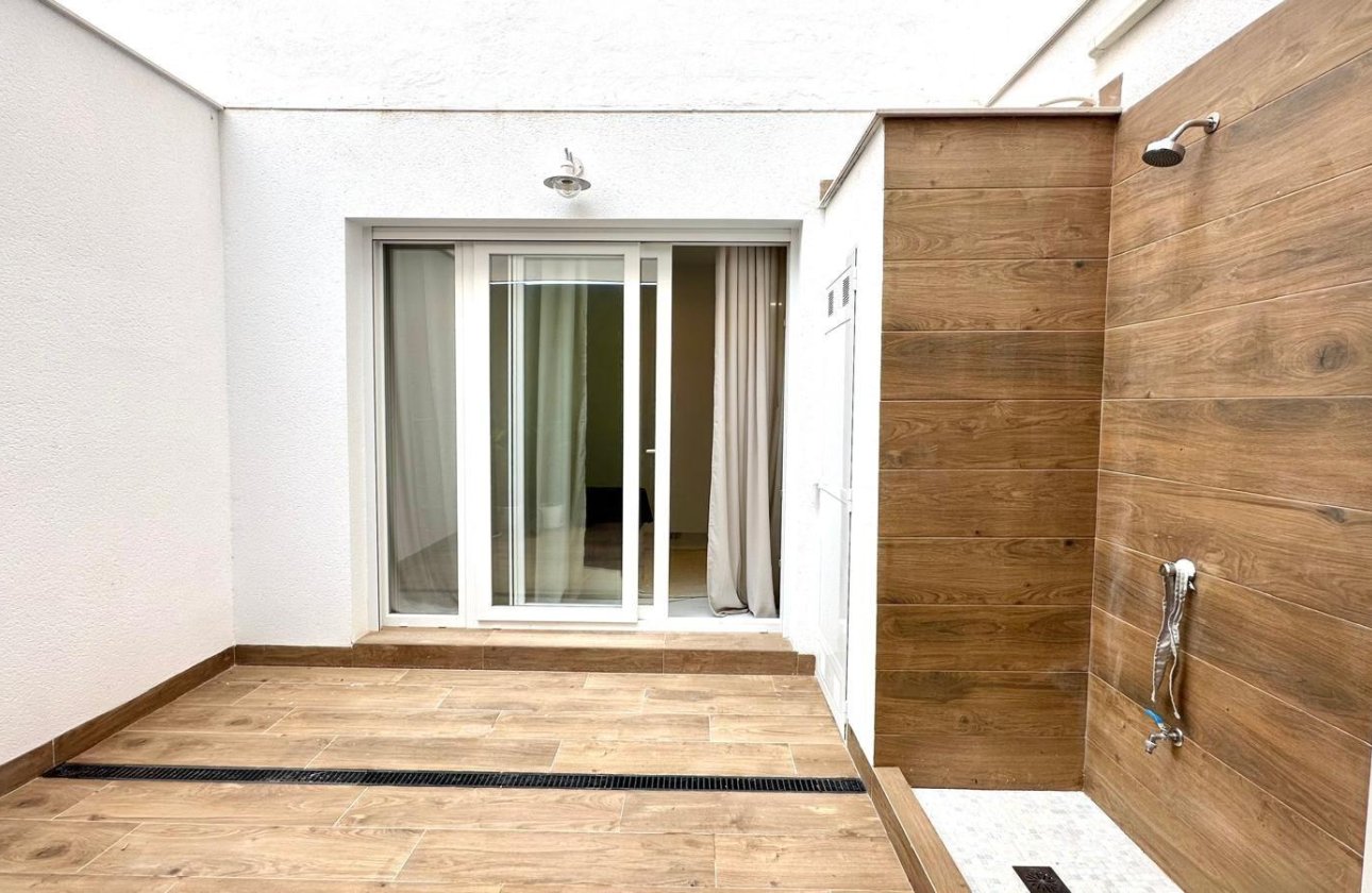 Herverkoop - Appartement -
Torrevieja - Playa del Cura