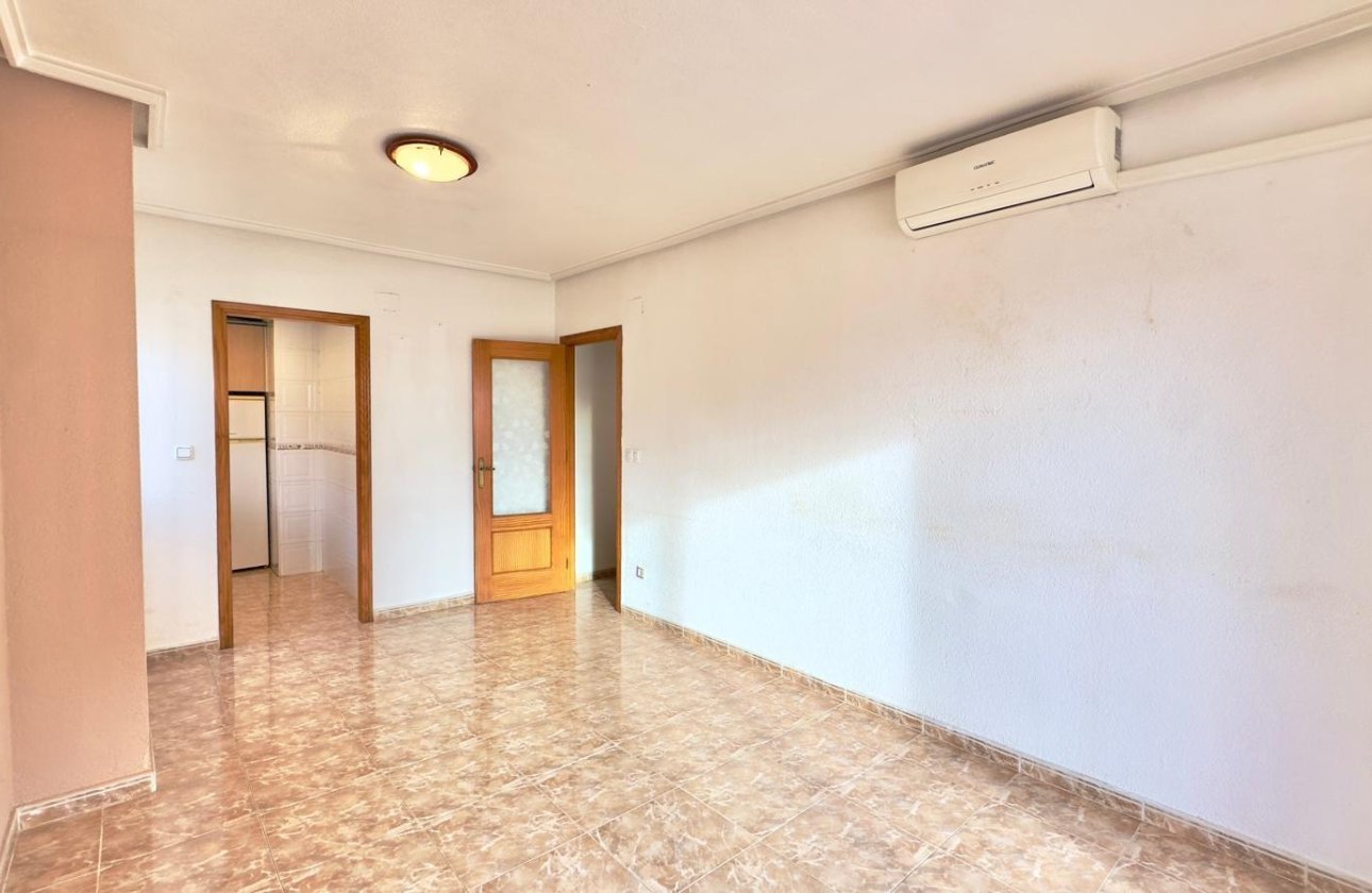 Herverkoop - Appartement -
Torrevieja - Playa del Cura