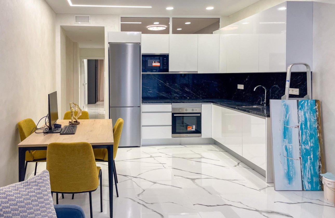 Herverkoop - Appartement -
Torrevieja - Playa del Cura