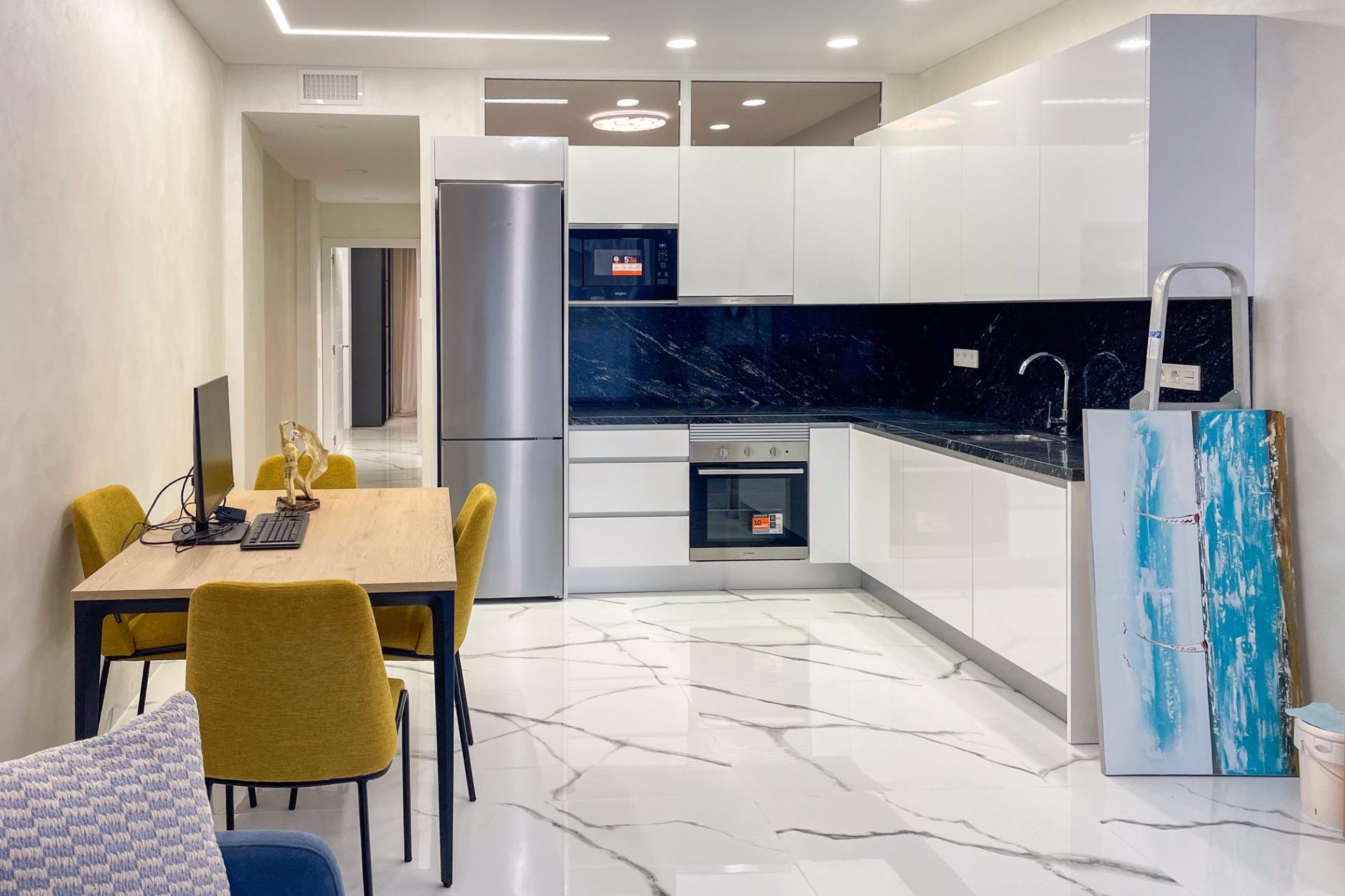 Herverkoop - Appartement -
Torrevieja - Playa del Cura