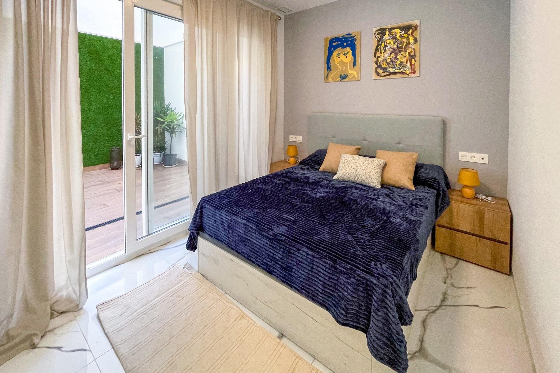 Herverkoop - Appartement -
Torrevieja - Playa del Cura