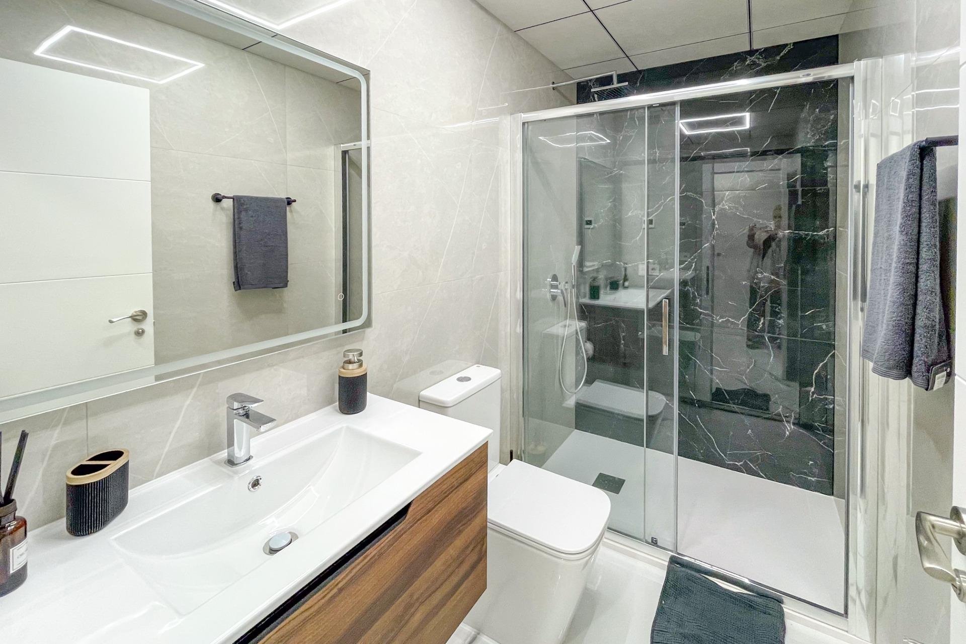 Herverkoop - Appartement -
Torrevieja - Playa del Cura