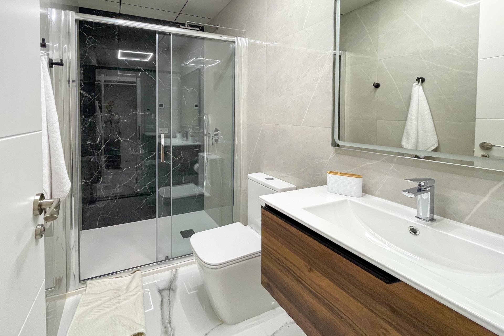 Herverkoop - Appartement -
Torrevieja - Playa del Cura