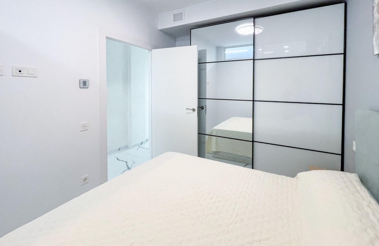 Herverkoop - Appartement -
Torrevieja - Playa del Cura