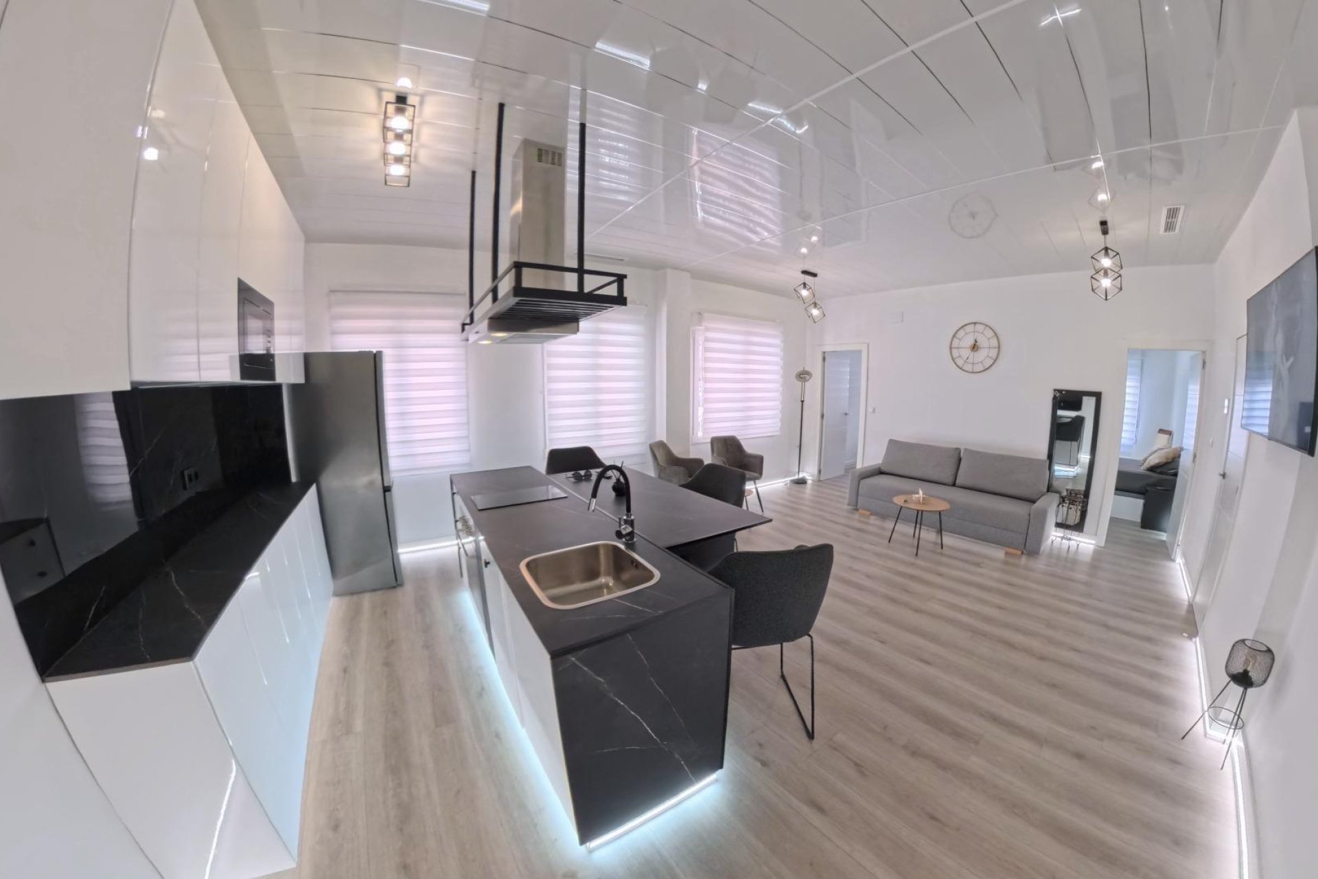 Herverkoop - Appartement -
Torrevieja - Playa del Cura