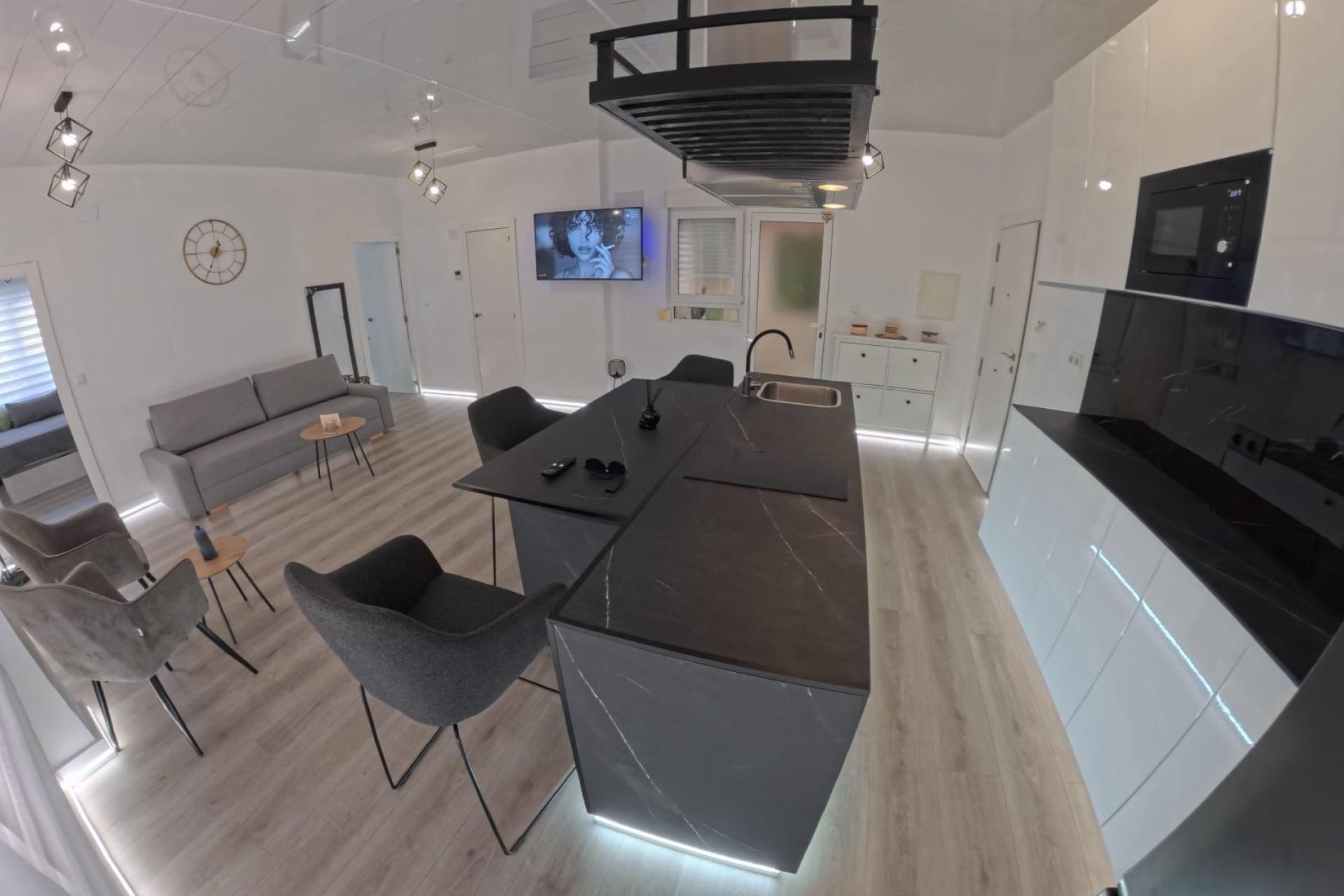 Herverkoop - Appartement -
Torrevieja - Playa del Cura