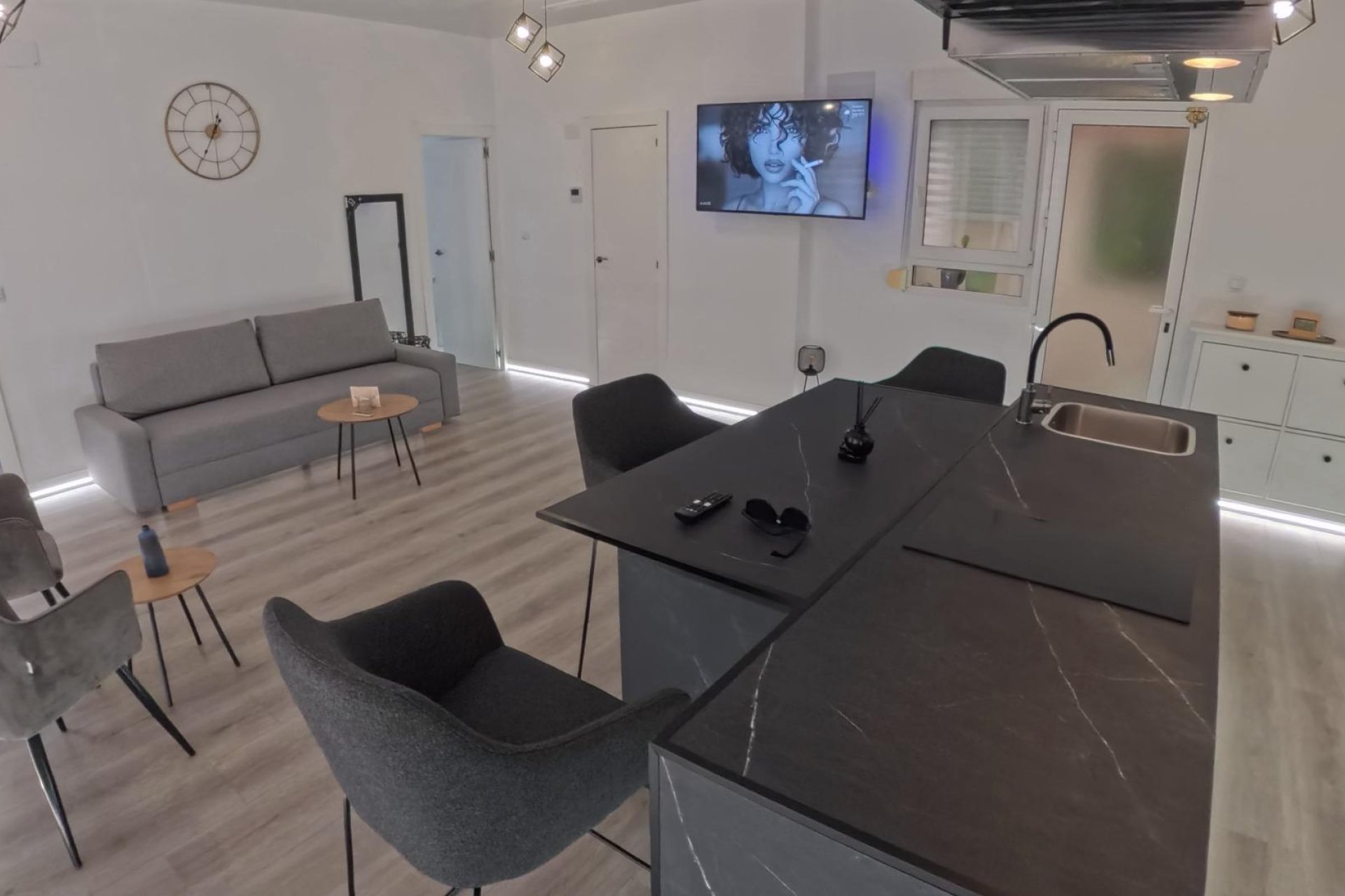 Herverkoop - Appartement -
Torrevieja - Playa del Cura