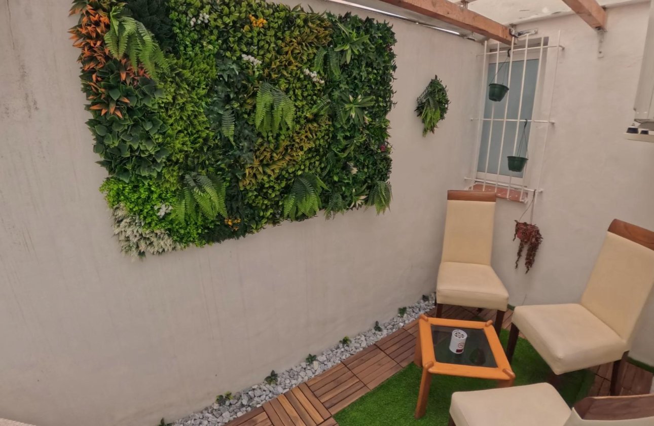 Herverkoop - Appartement -
Torrevieja - Playa del Cura