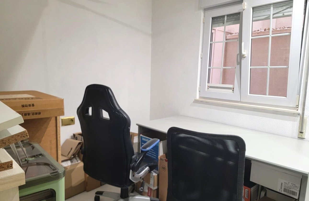 Herverkoop - Appartement -
Torrevieja - Playa del Cura