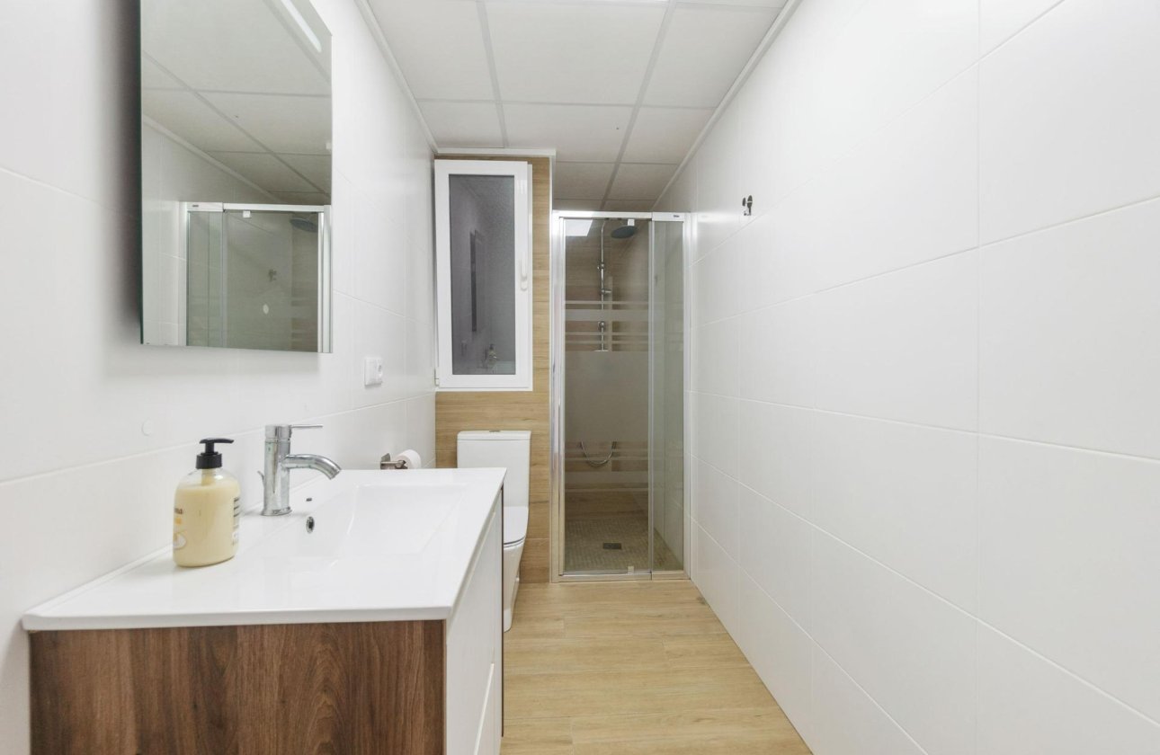 Herverkoop - Appartement -
Torrevieja - Playa del Cura