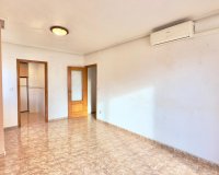 Herverkoop - Appartement -
Torrevieja - Playa del Cura