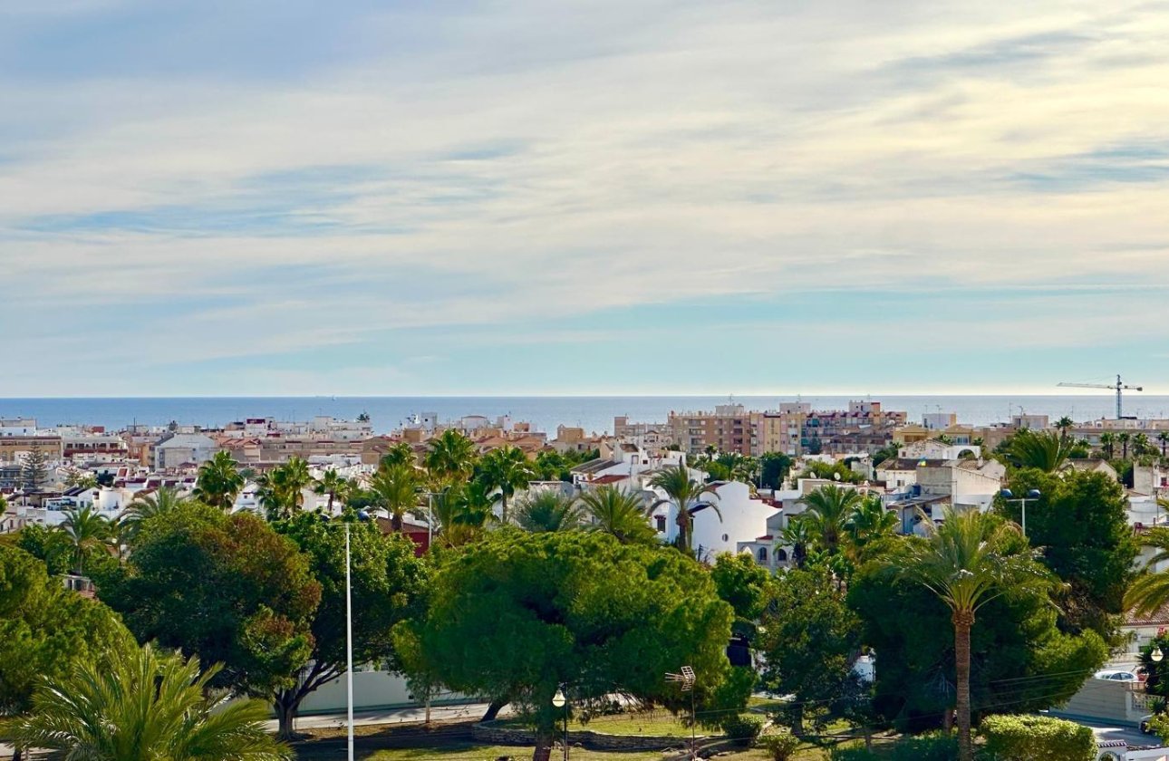 Herverkoop - Appartement -
Torrevieja - Playa del Cura