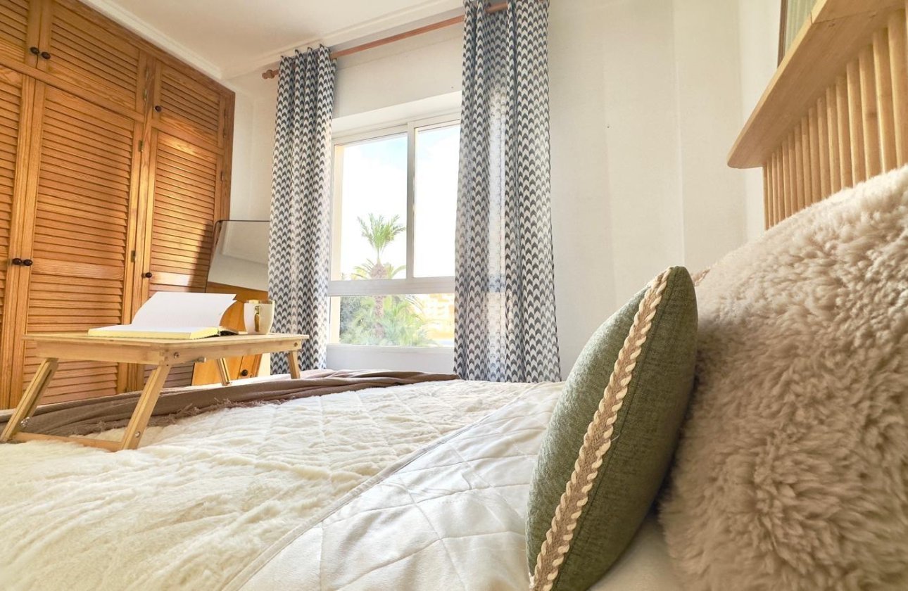 Herverkoop - Appartement -
Torrevieja - Playa del Cura