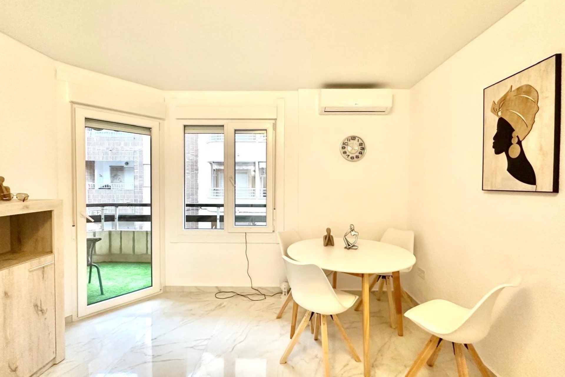 Herverkoop - Appartement -
Torrevieja - Playa del Cura