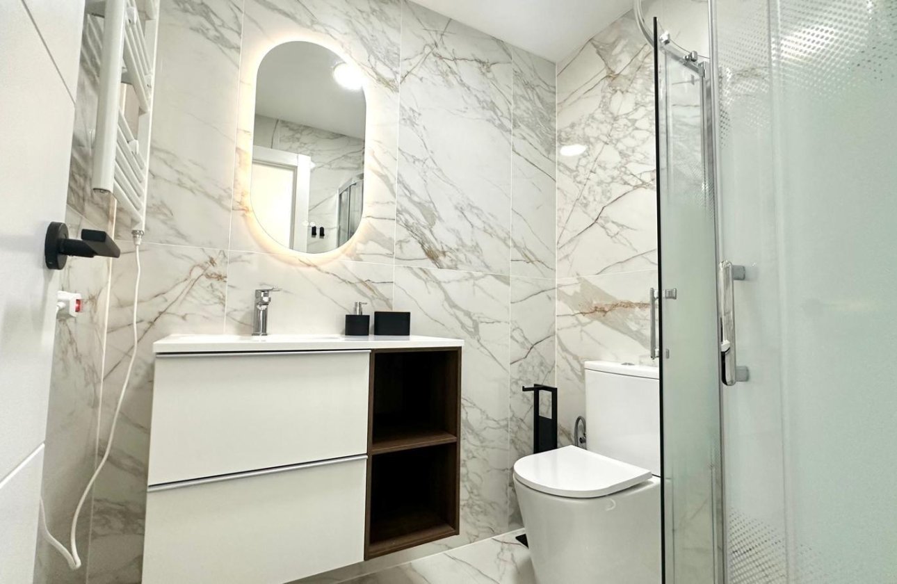 Herverkoop - Appartement -
Torrevieja - Playa del Cura