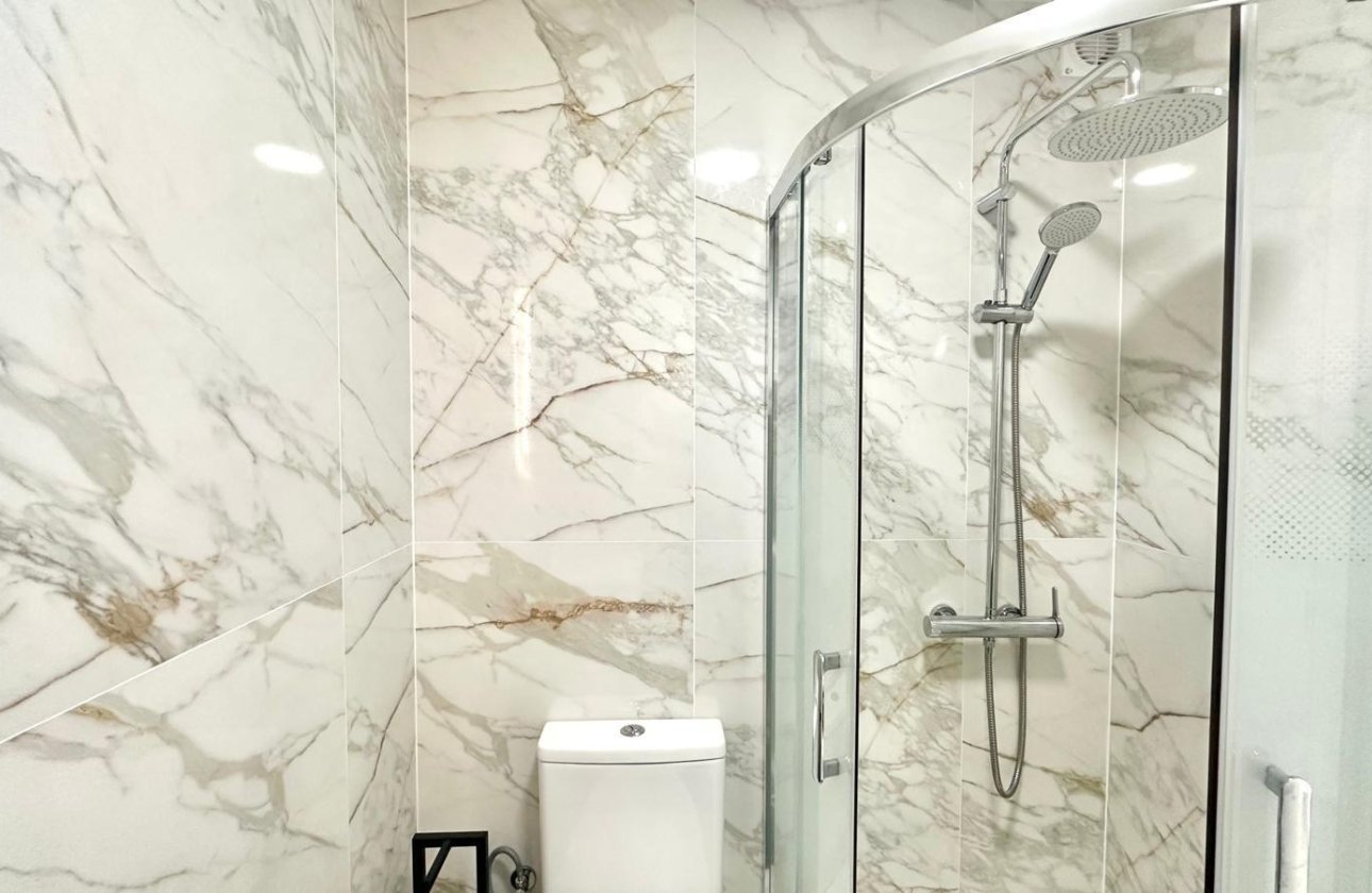 Herverkoop - Appartement -
Torrevieja - Playa del Cura