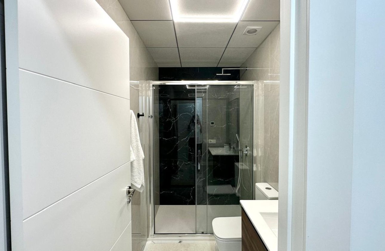 Herverkoop - Appartement -
Torrevieja - Playa del Cura