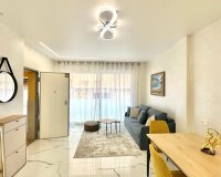 Herverkoop - Appartement -
Torrevieja - Playa del Cura