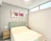 Herverkoop - Appartement -
Torrevieja - Playa del Cura