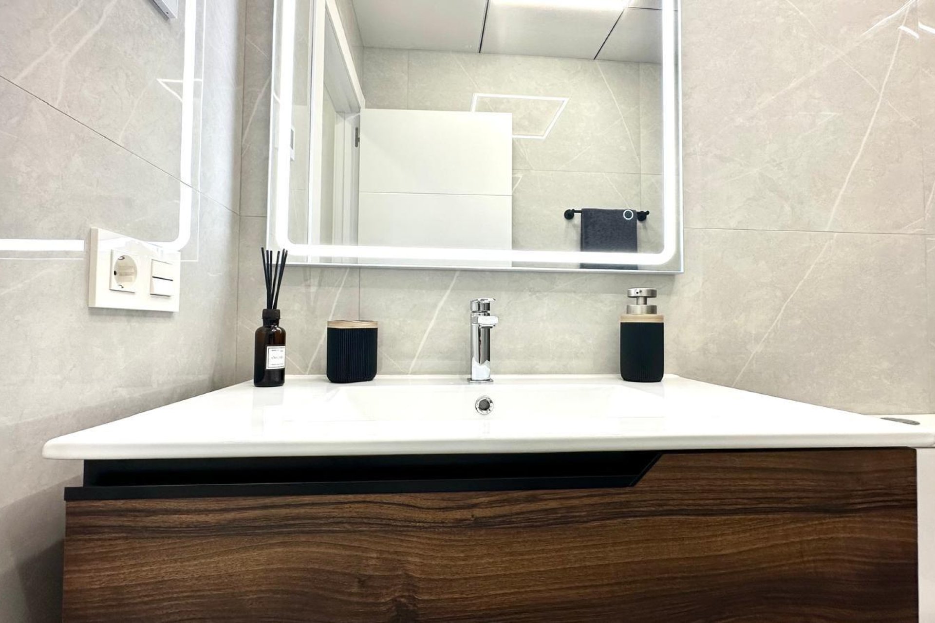 Herverkoop - Appartement -
Torrevieja - Playa del Cura