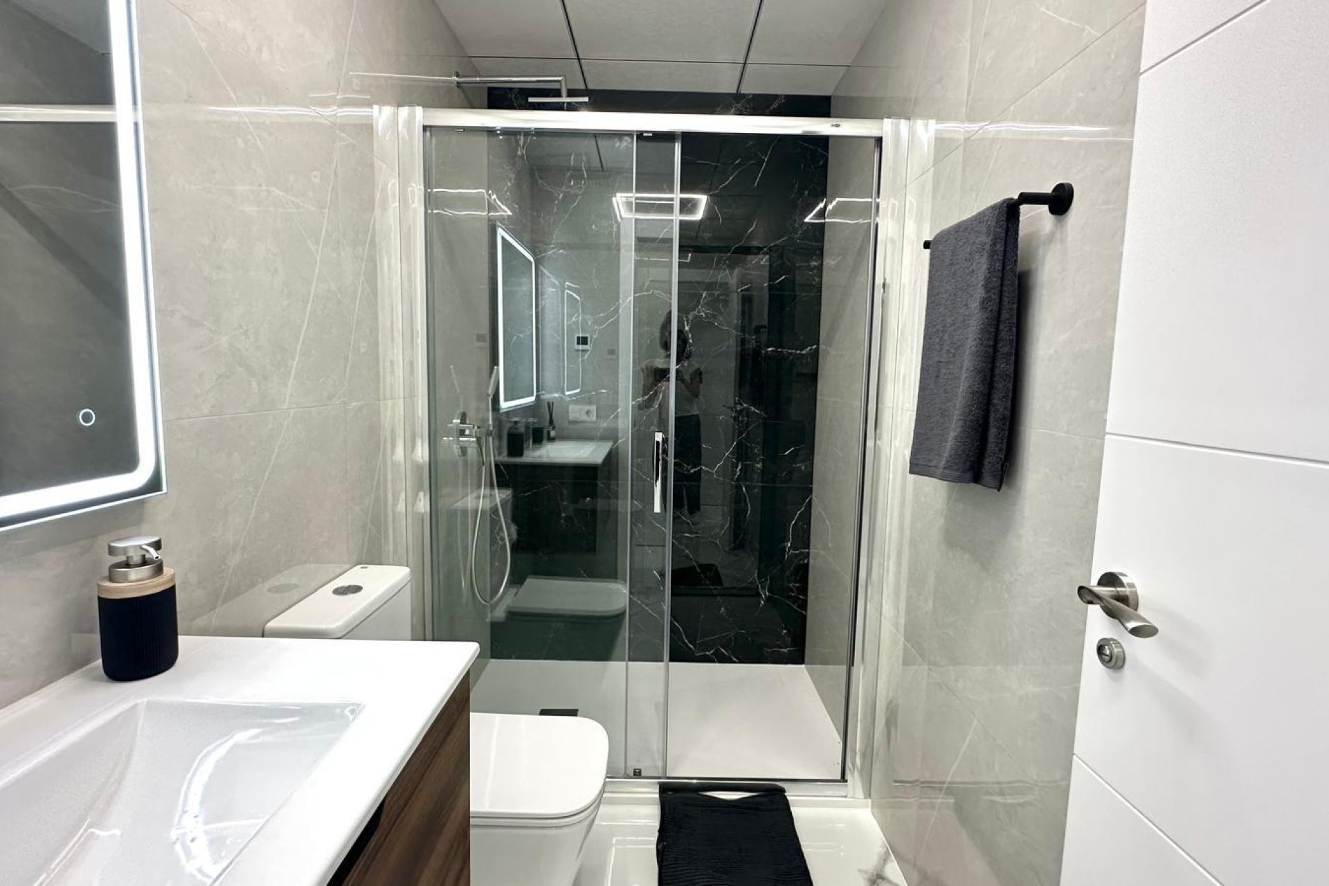 Herverkoop - Appartement -
Torrevieja - Playa del Cura