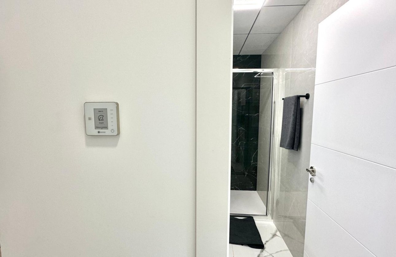 Herverkoop - Appartement -
Torrevieja - Playa del Cura