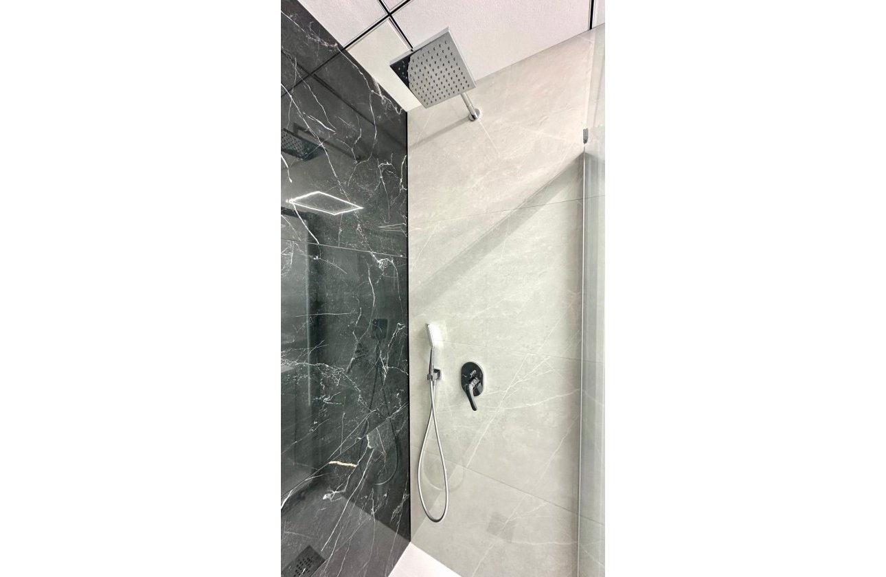 Herverkoop - Appartement -
Torrevieja - Playa del Cura