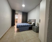 Herverkoop - Appartement -
Torrevieja - Playa del Cura